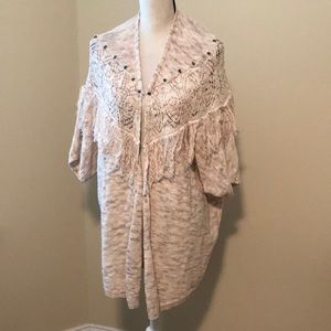 Beautiful overcloud with details🛍🛍